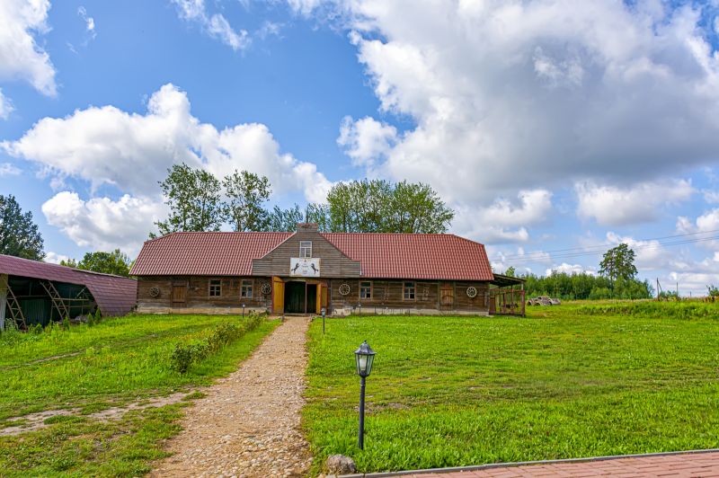 Barn Roof Construction in Oakland, MD